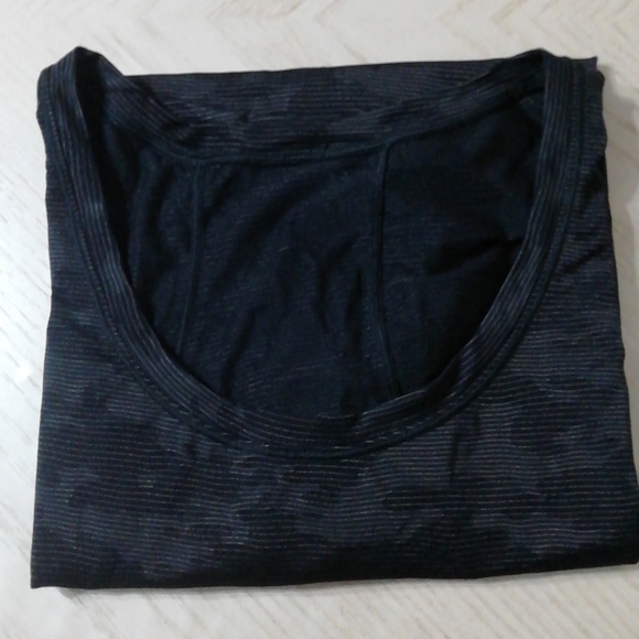 Lululemon Miles Ahead Short Sleeve (Camo) - Picture 13 of 16